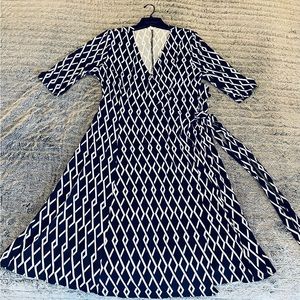Kiyonna | Essential Wrap Dress | navy and white geometric pattern | 3/4 sleeves